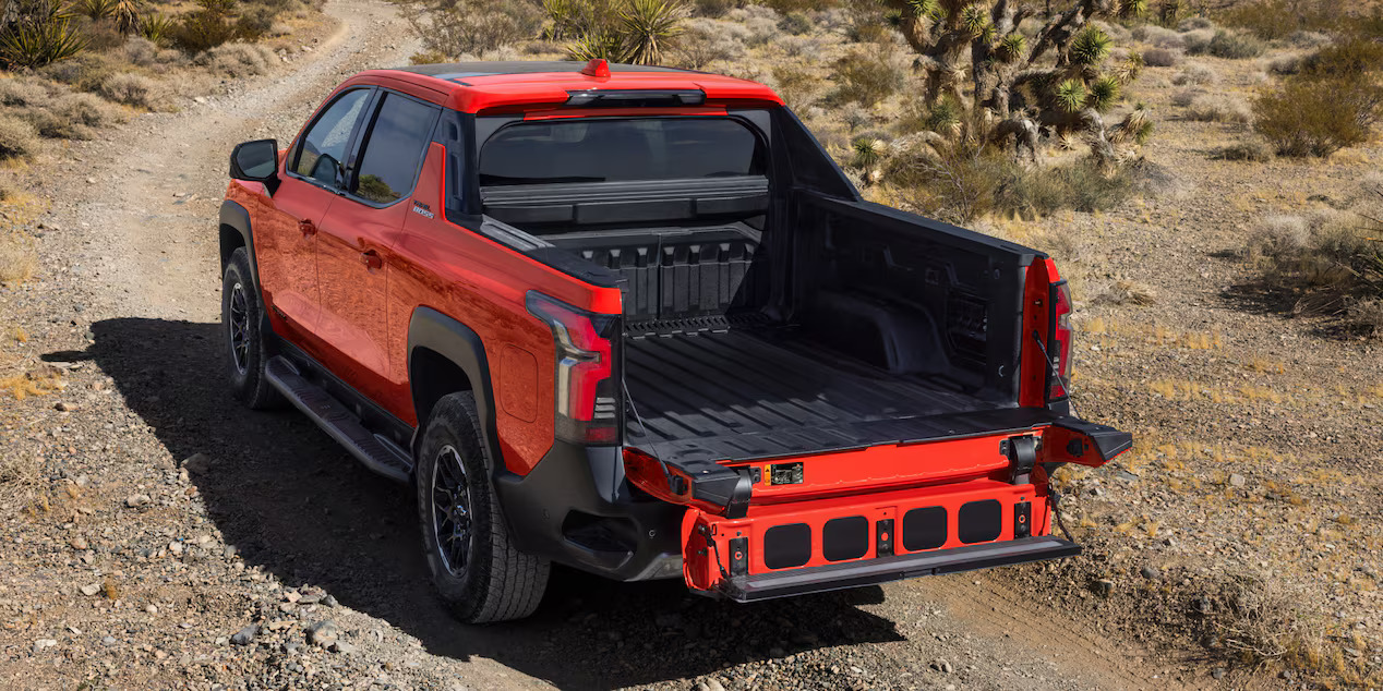2026 Chevrolet Silverado EV Multi-Flex Midgate